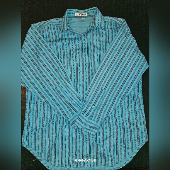 Liz Thomas Stripped Shirt - Picture 4 of 6